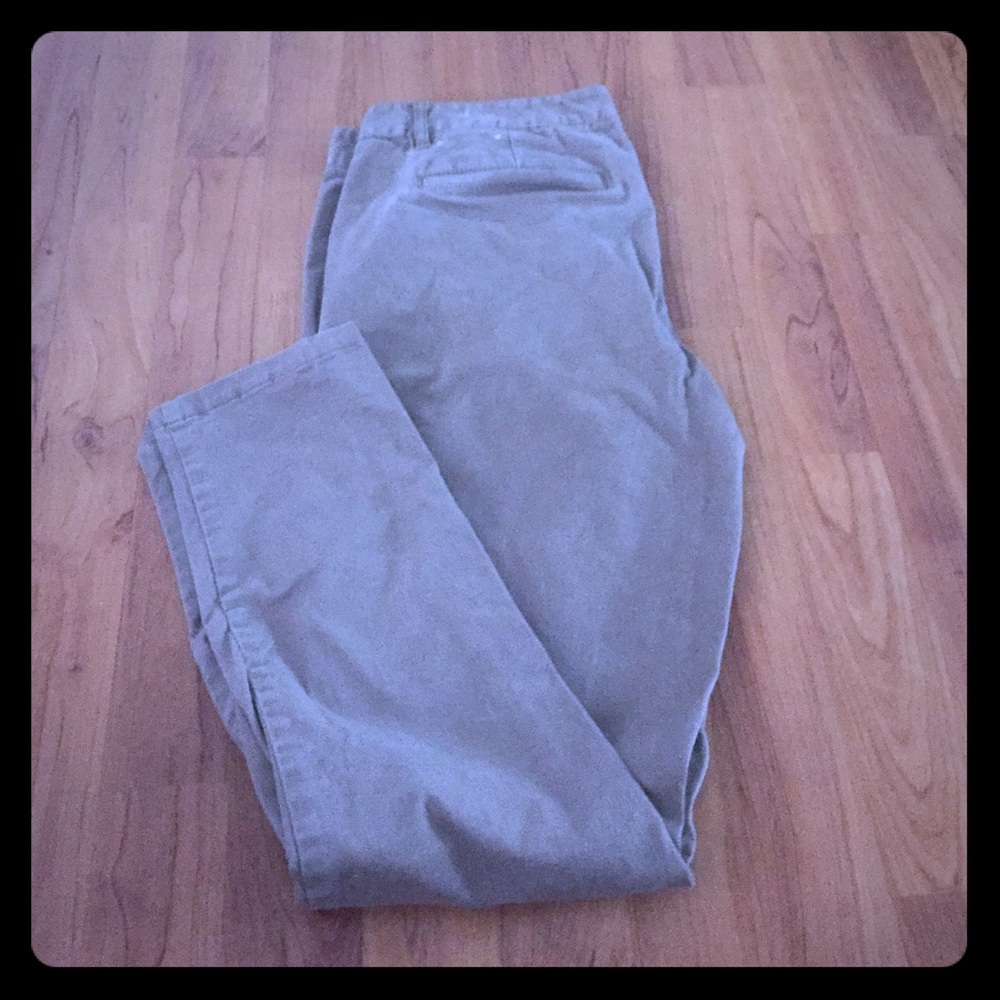 Skinny mini ankle length khaki chinos!